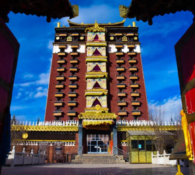 米拉日巴佛阁